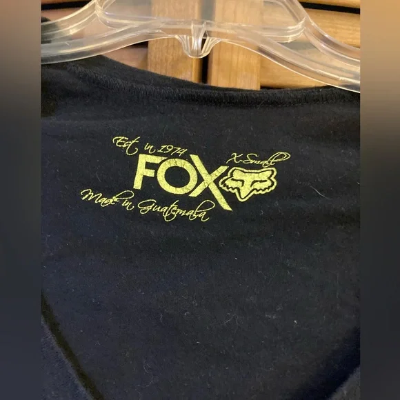 🟣 FOX Riders | V-Neck Short Sleeve Tee | XS - Picture 5 of 7